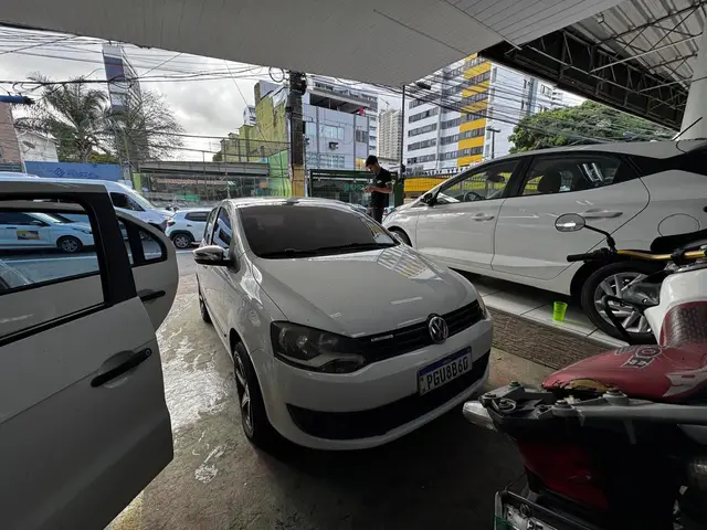 Carro Volkswagen Fox 2014 1.0 TEC  BlueMotion (Flex) 2p