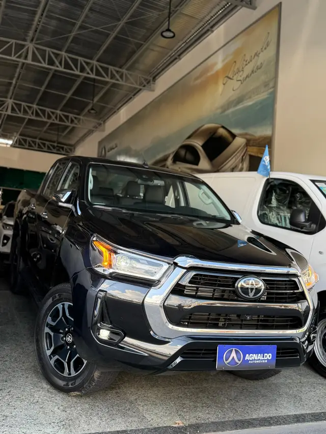 Carro Toyota Hilux Cabine Dupla 2023 SRX 4x4 2.8 Diesel