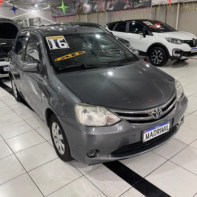 Carro Toyota Etios 2016 XS 1.5 (Flex)