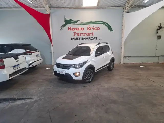 Carro Fiat Mobi 2025 Trekking 1.0