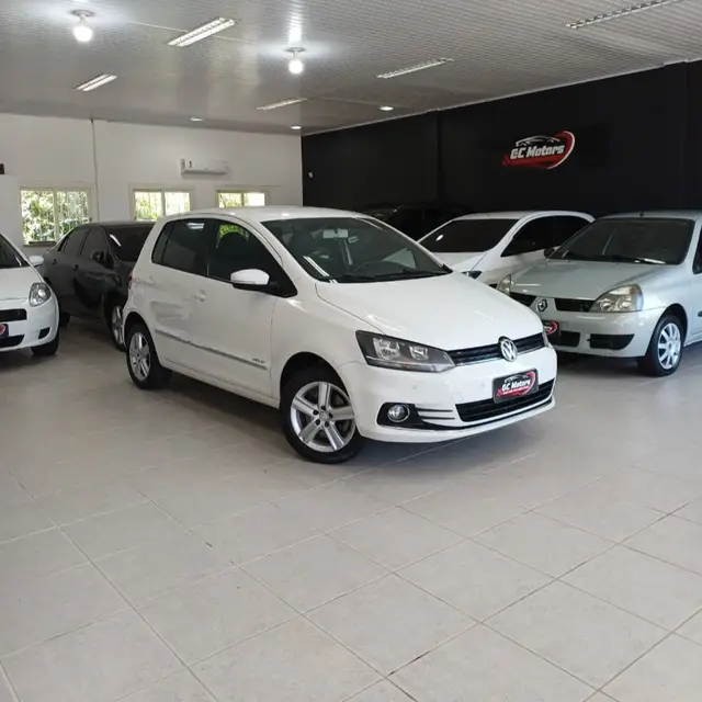 Carro Volkswagen Fox 2016 1.6 16v MSI Highline (Flex)