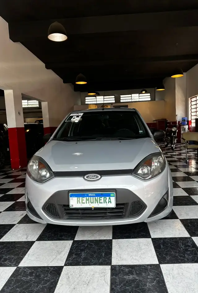 Carro Ford Fiesta Hatch 2014 SE Plus 1.0 RoCam (Flex)