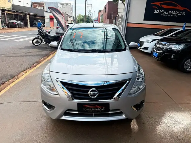 Carro Nissan Versa 2017 1.6 16V Unique CVT (Flex)