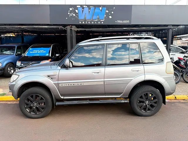 Carro Mitsubishi Pajero TR4 2012 2.0 16V 4X4 (Flex) (Aut)