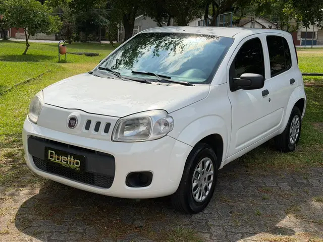 Carro Fiat Uno 2014 Vivace 1.0 8V (Flex) 4p