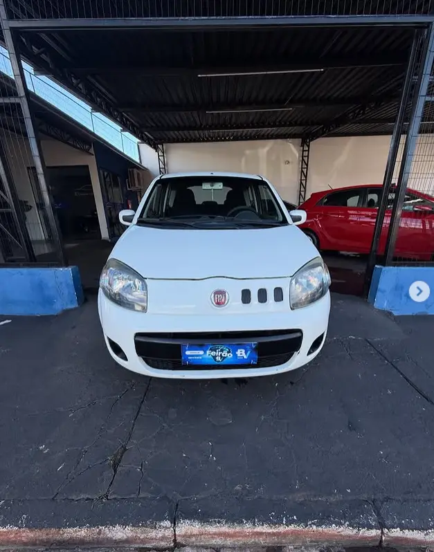 Carro Fiat Uno 2016 Vivace Celeb. 1.0 8V (Flex) 4p