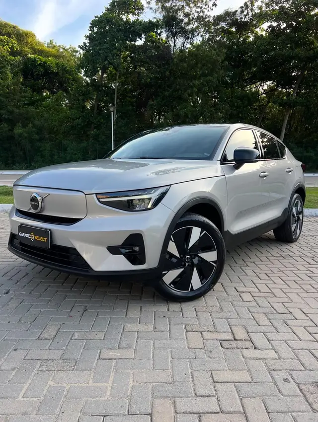 Carro Volvo C40 2024 Recharge Plus (Elétrico)