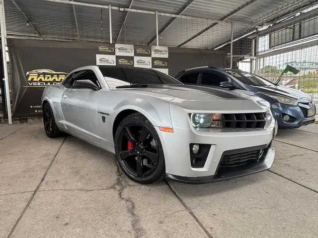 Carro Chevrolet Camaro 2011 SS 6.2