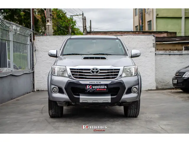 Carro Toyota Hilux Cabine Dupla 2015 Hilux 3.0 TDI 4x4 CD SRV (Aut)
