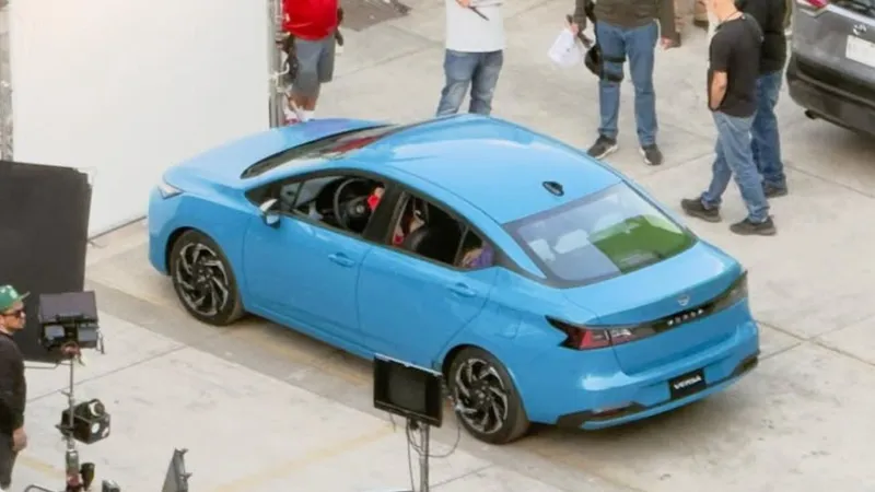 Nissan Versa é flagrado antes do lançamento e terá inspiração de Kait e Sentra 