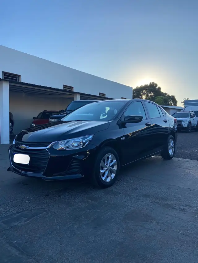 Carro Chevrolet Onix Plus 2023 LT 1.0