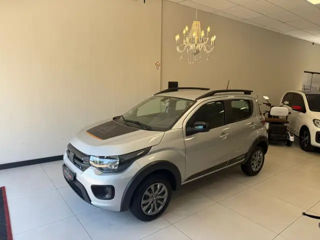 Carro Fiat Mobi 2024 Trekking 1.0