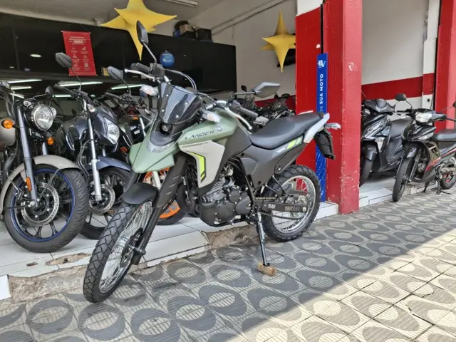 Moto Yamaha XTZ 250 Lander 2025 Connected