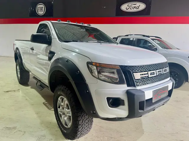 Carro Ford Ranger Cabine Simples 2015 XLS 2.5 16V 4x2 CS Flex