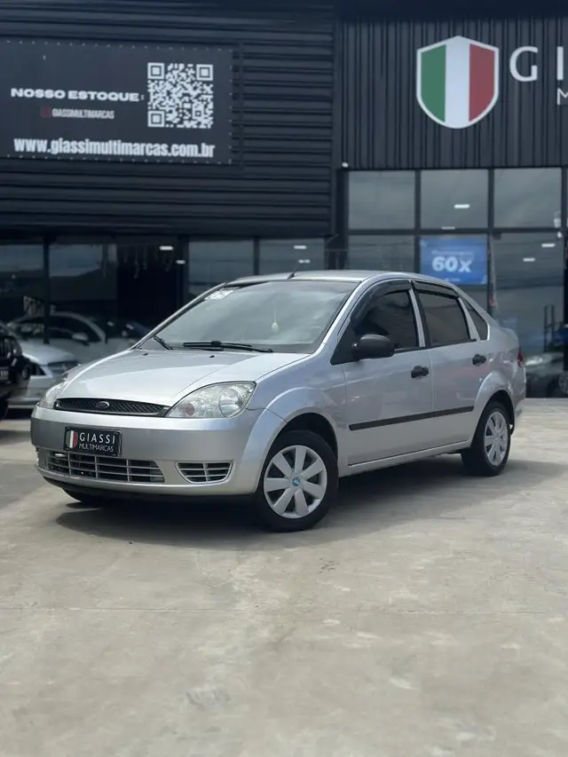 Carro Ford Fiesta Sedan 2005 1.6 (Flex)