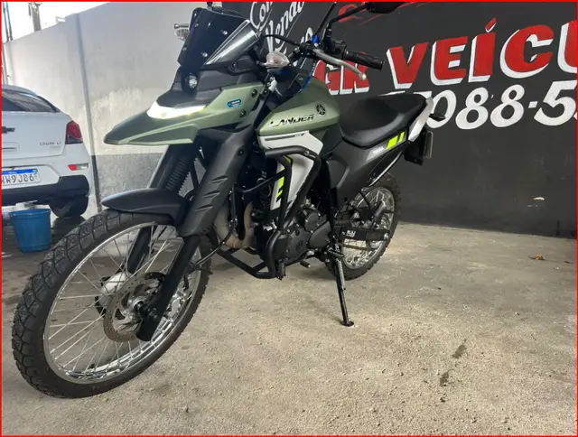 Moto Yamaha XTZ 250 Lander 2025 Connected
