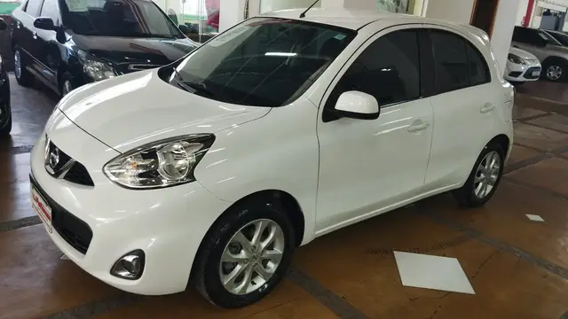 Carro Nissan March 2017 1.6 16V SV CVT (Flex)