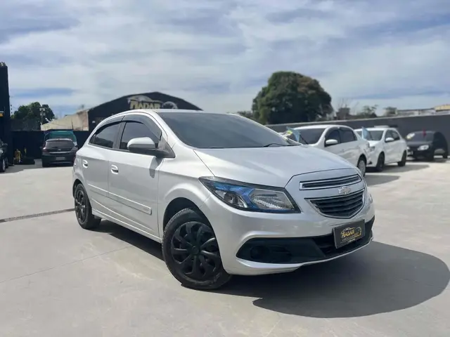 Carro Chevrolet Onix 2016 1.4 LT SPE/4