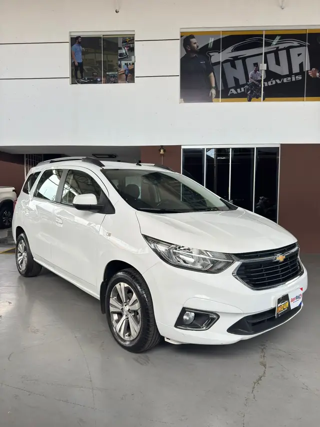 Carro Chevrolet Spin 2023 Premier 1.8 (Aut.)