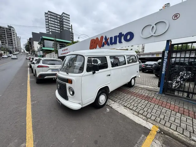 Carro Volkswagen Kombi 2013 Lotação 1.4 (Flex)