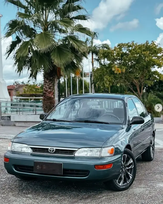 Carro Toyota Corolla 1995 Sedan DX 1.6 16V