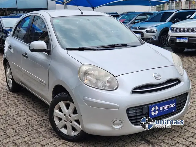 Carro Nissan March 2013 1.6 16V SV (Flex)