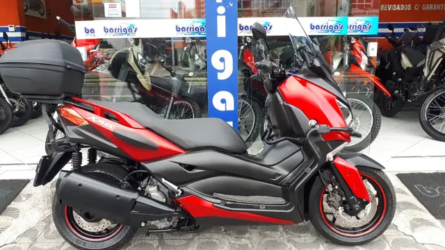 Moto Yamaha XMax 2022 250 (ABS)