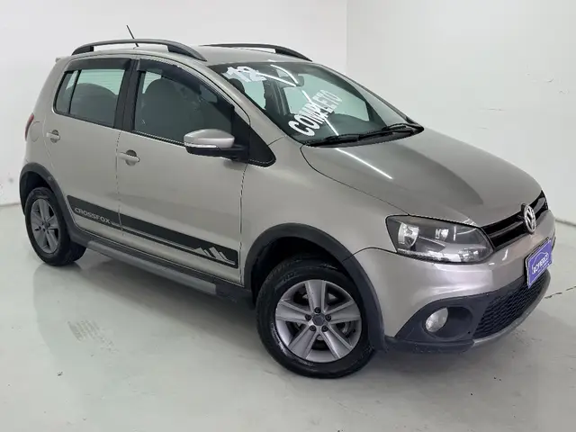 Carro Volkswagen CrossFox 2012 1.6 VHT (Flex)