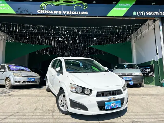 Carro Chevrolet Sonic 2014 Hatch LT 1.6