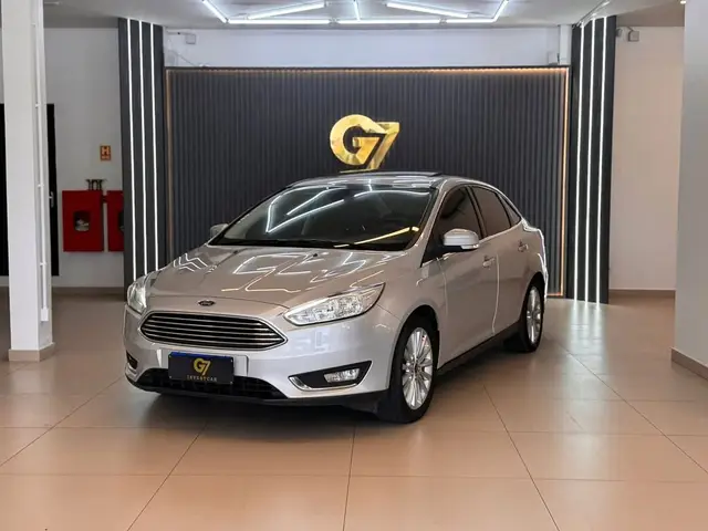 Carro Ford Focus Sedan 2018 Titanium 2.0 PowerShift