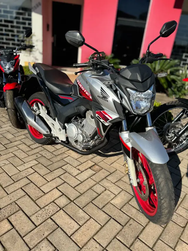 Moto Honda CB 250F Twister 2021 (CBS)