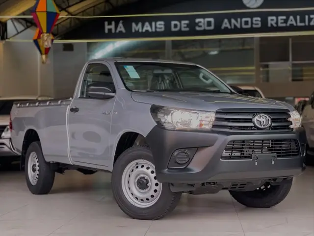 Carro Toyota Hilux Cabine Simples 2025 Chassi 4x4 2.8 Diesel AT