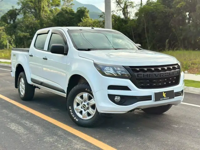 Carro Chevrolet S10 Cabine Dupla 2017 S10 2.8 CTDI LS 4WD (Cabine Dupla)