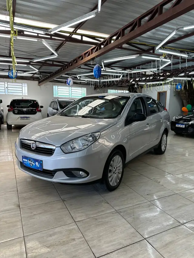 Carro Fiat Grand Siena 2013 Essence 1.6 16V (Flex)