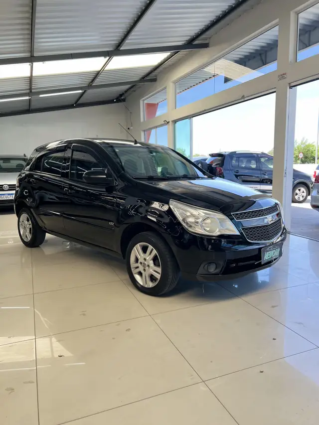 Carro Chevrolet Agile 2011 LTZ 1.4 8V (Flex)