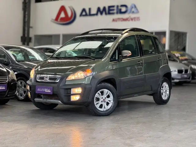 Carro Fiat Idea 2011 Adventure 1.8 16V E.TorQ (Flex)