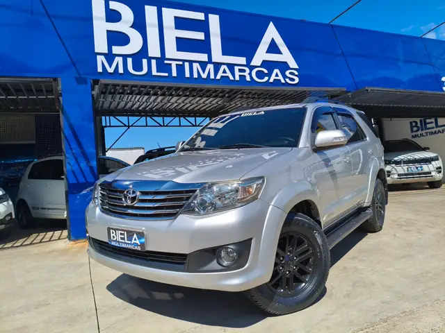 Carro Toyota Hilux SW4 2012 SR 4x2 2.7/ 2.7 Flex 16V Aut.