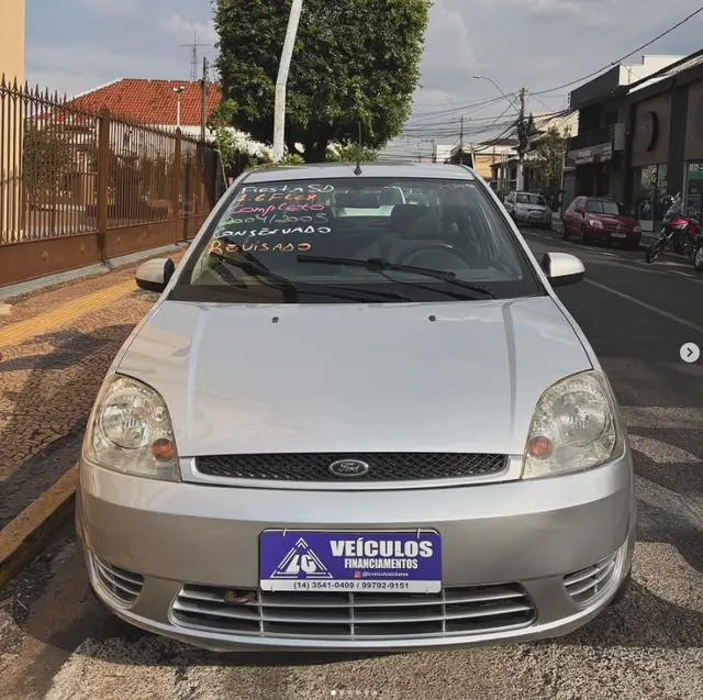 Carro Ford Fiesta Sedan 2005 1.6 (Flex)
