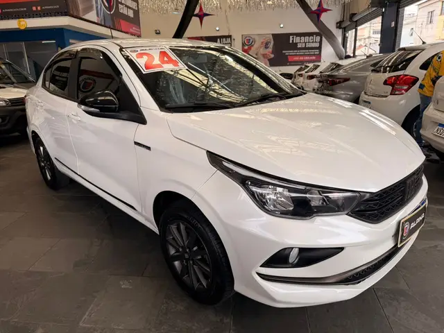 Carro Fiat Cronos 2024 Drive 1.0