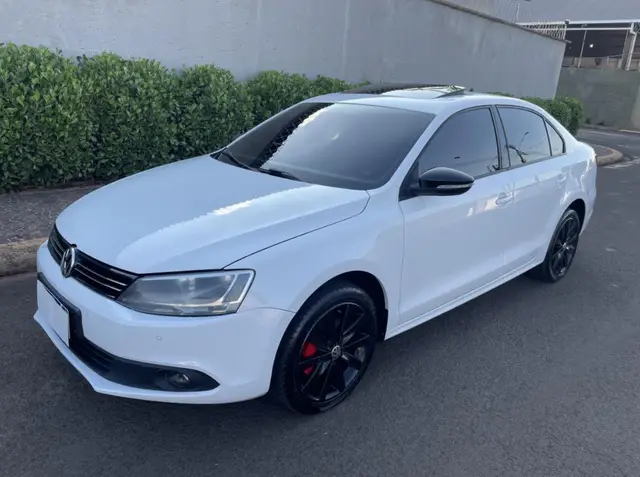 Carro Volkswagen Jetta 2014 2.0 Comfortline Tiptronic (Flex)
