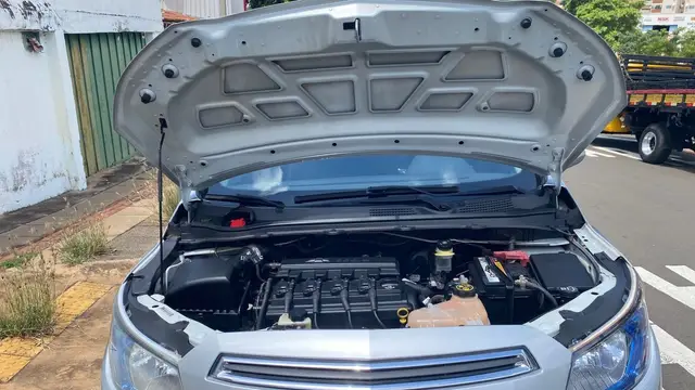 Carro Chevrolet Onix 2015 1.4 LTZ SPE/4