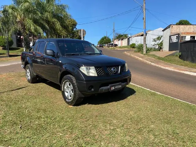 Carro Nissan Frontier 2011 XE 4x2 2.5 16V (cab. dupla)
