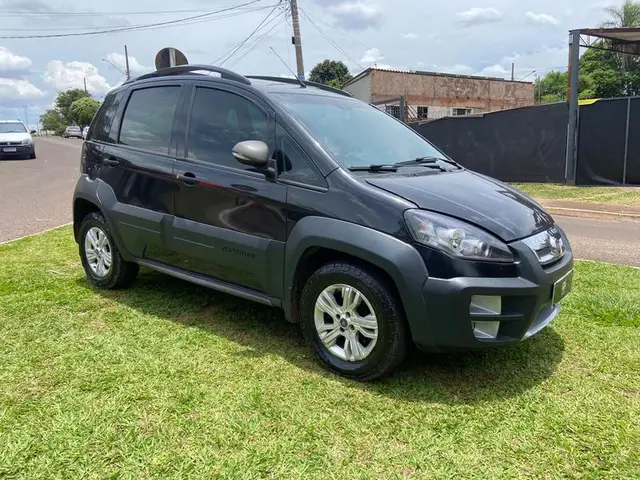 Carro Fiat Idea 2013 Adventure 1.8 16V E.TorQ (Flex)