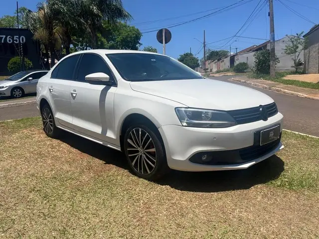 Carro Volkswagen Jetta 2014 2.0 Comfortline (Flex)