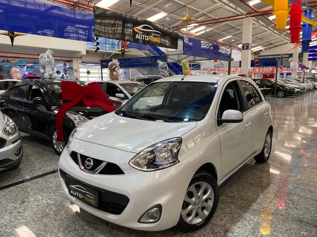 Carro Nissan March 2016 1.6 16V SV (Flex)