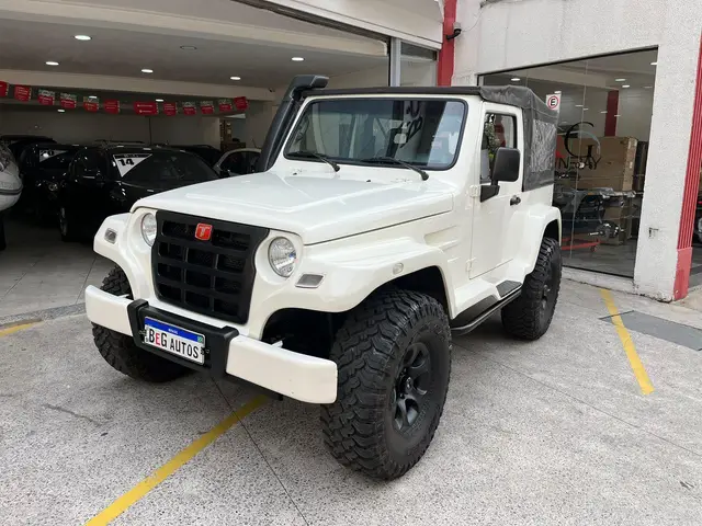 Carro Troller T4 2013 3.2