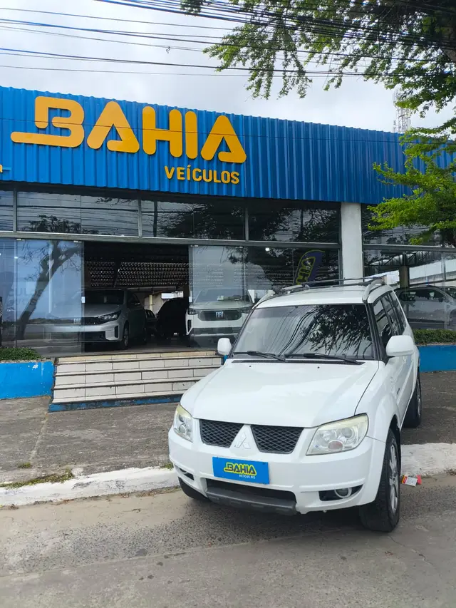 Carro Mitsubishi Pajero TR4 2015 2.0 16V 4X4 (Flex) (Aut)