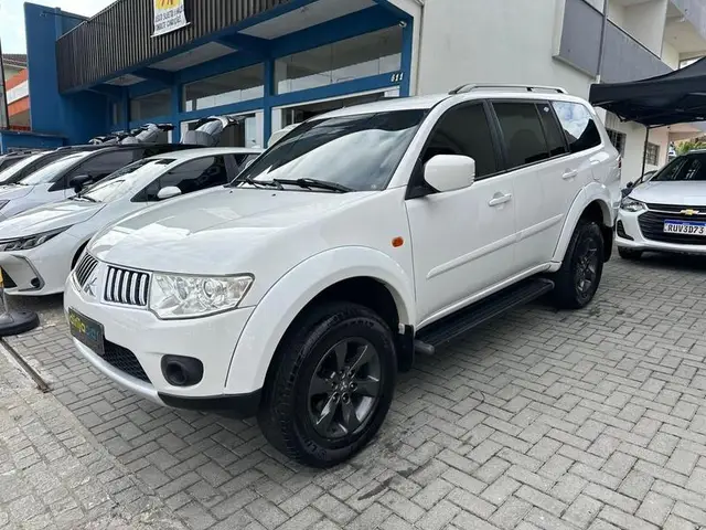 Carro Mitsubishi Pajero Dakar 2013 3.2 4WD (Aut)