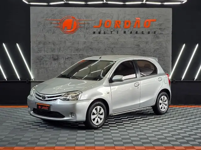 Carro Toyota Etios 2013 1.3 (Flex)