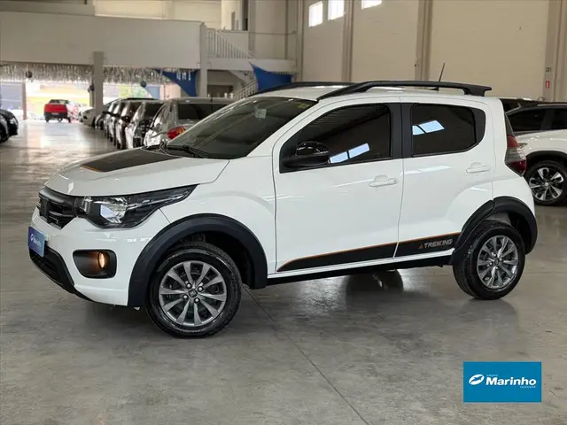 Carro Fiat Mobi 2025 Trekking 1.0